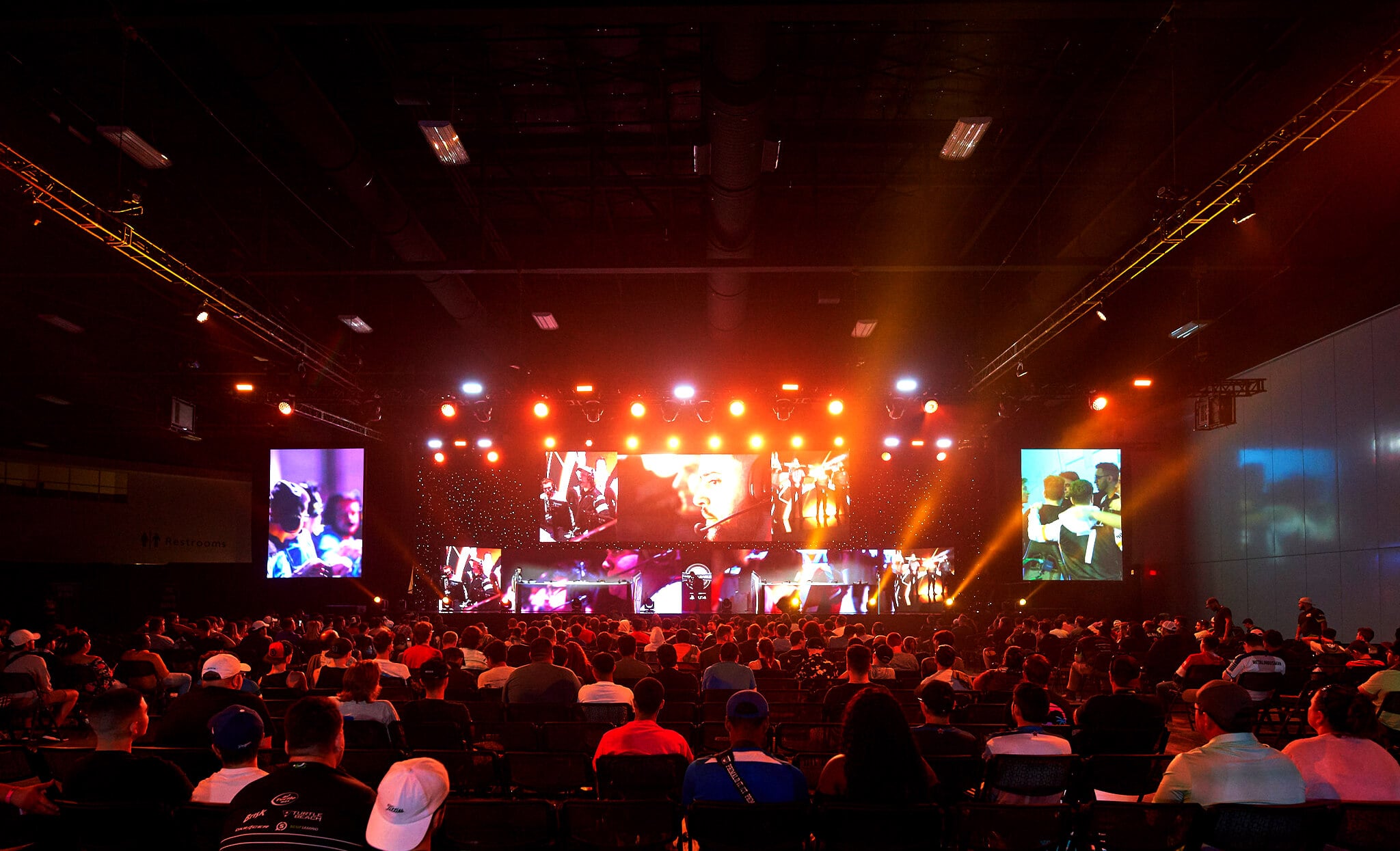 deep-sleep-studio-miami-beach-convention-center-works-photography-interior-8 deep-sleep-studio-miami-beach-convention-center-works-photography-interior-8